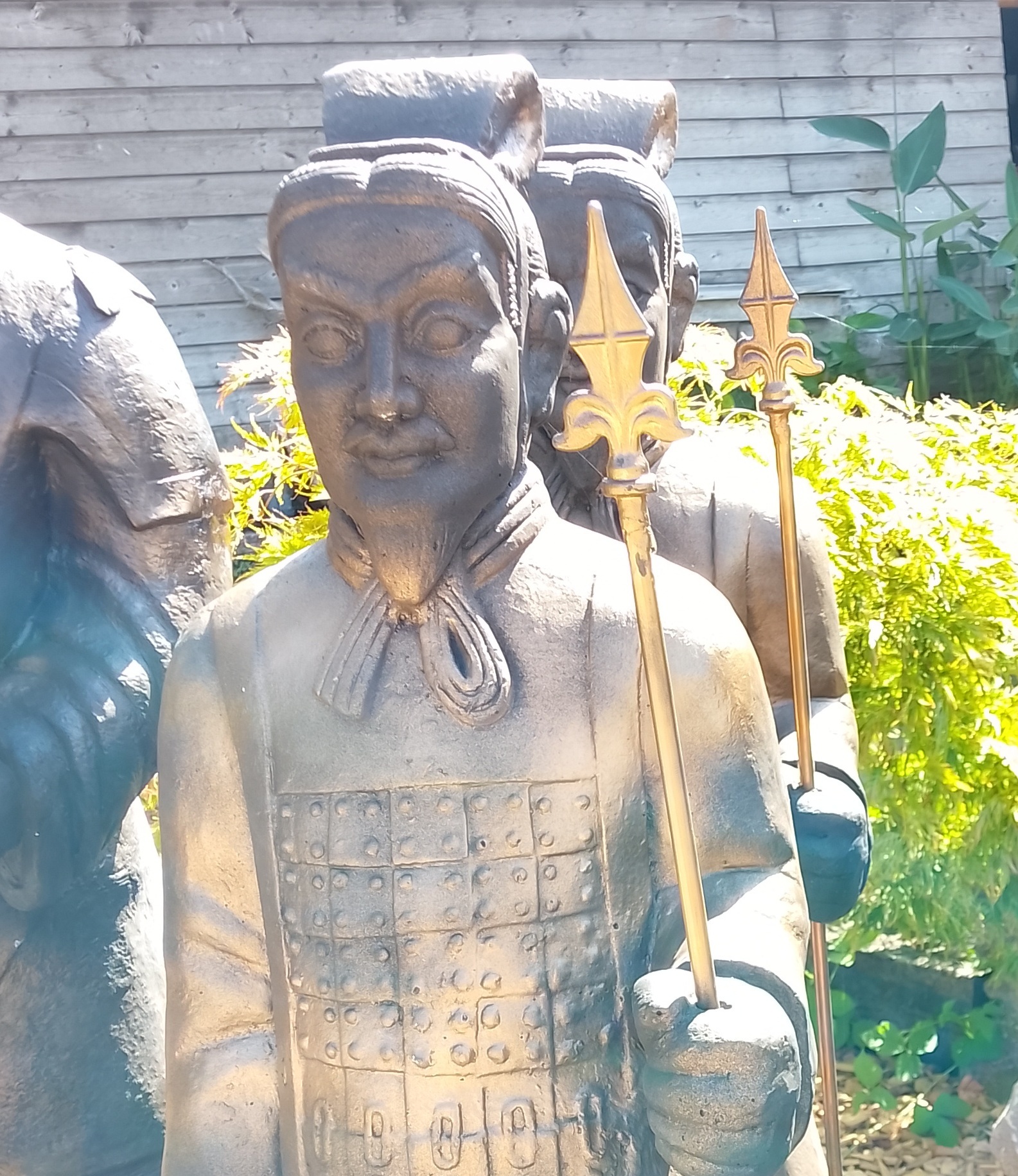 statue guerrier