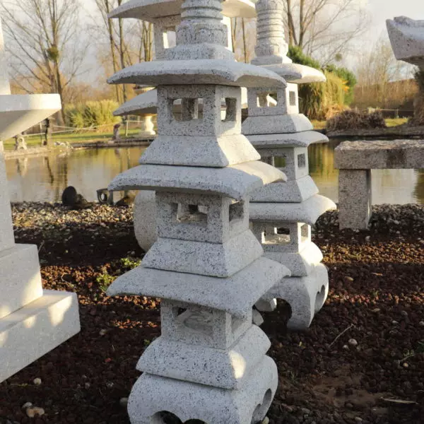 statut pagode lanterne japonaise