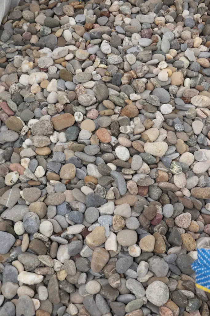pierre galet du rhin mélange de taille pour déco de bassin
