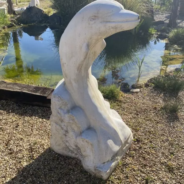 statut en pierre animaux dauphin